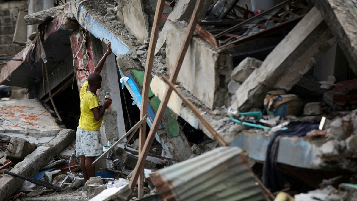 Colombia Battles Dual Crisis as Wildfires Overwhelm Earthquake Recovery Efforts
